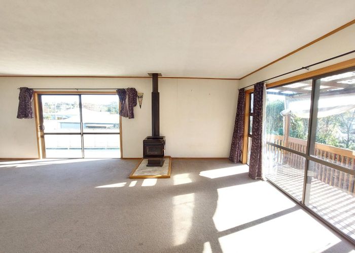  at 5 Croydon Road, New Lynn, Auckland