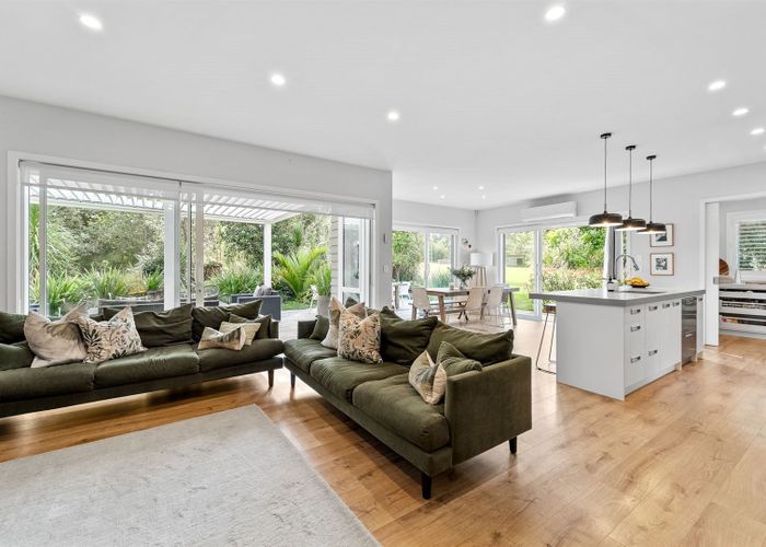  at 18B Hobbs Road, Matakatia, Whangaparaoa