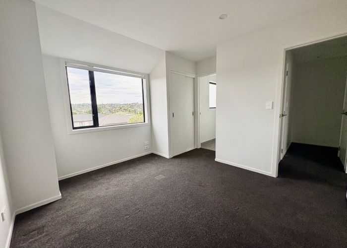  at 1 Fruitvale Road, New Lynn, Waitakere City, Auckland