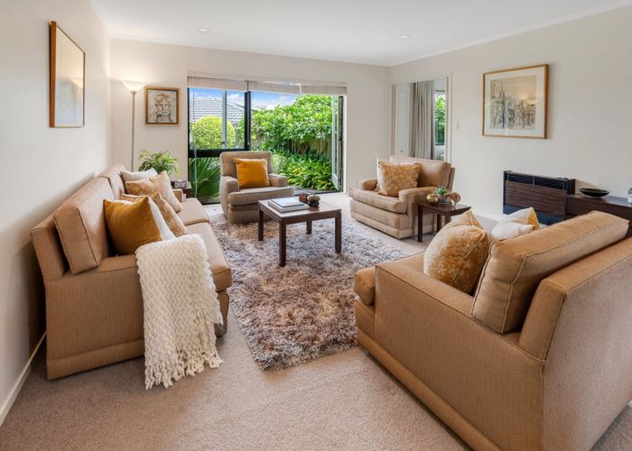  at 16 Peretao Rise, The Gardens, Auckland
