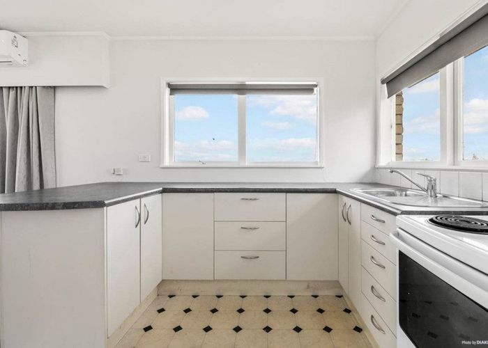  at 2/31 Marcel Place, Glenfield, North Shore City, Auckland