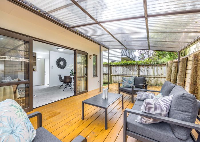  at 15/92 Bush Road, Albany, Auckland