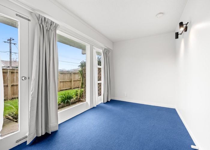  at 2/25 Britania Street, Petone, Lower Hutt, Wellington