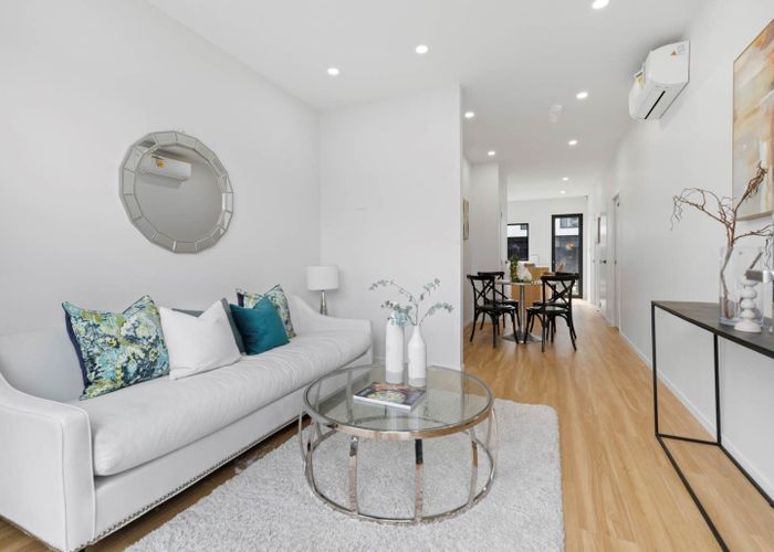  at 10 Bagnall Avenue, Point England, Auckland