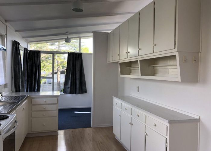  at 51  Normanton St, Glenfield, North Shore City, Auckland