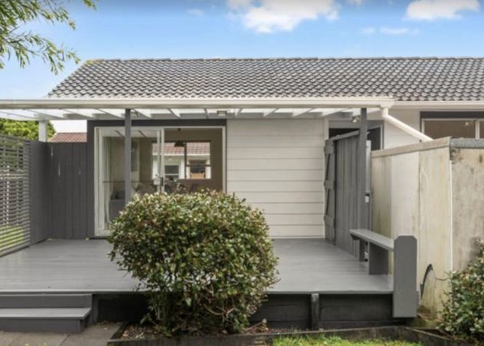  at 2/36 Archmillen Avenue, Pakuranga Heights, Auckland