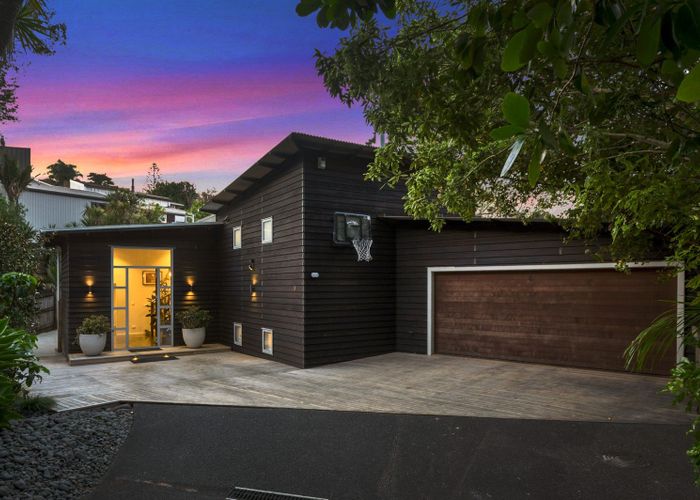  at 8 Zion Road, Birkenhead, North Shore City, Auckland