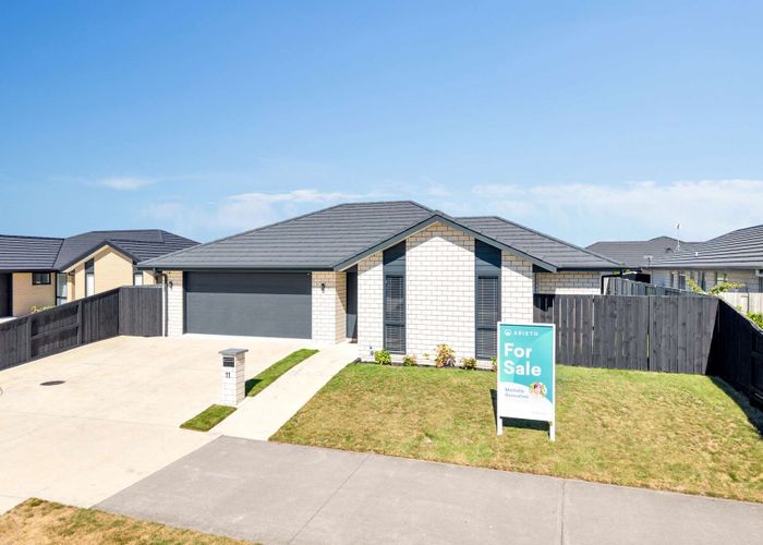  at 11 Kimbrae Drive, Rototuna North, Hamilton
