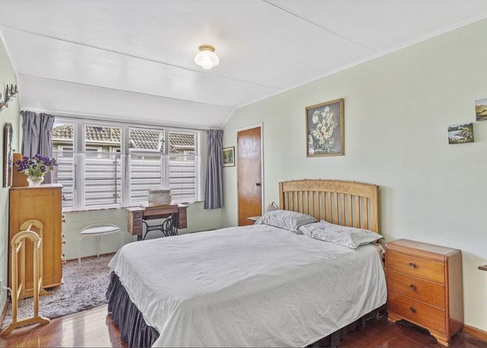  at 33 Denny Avenue, Mount Roskill, Auckland City, Auckland