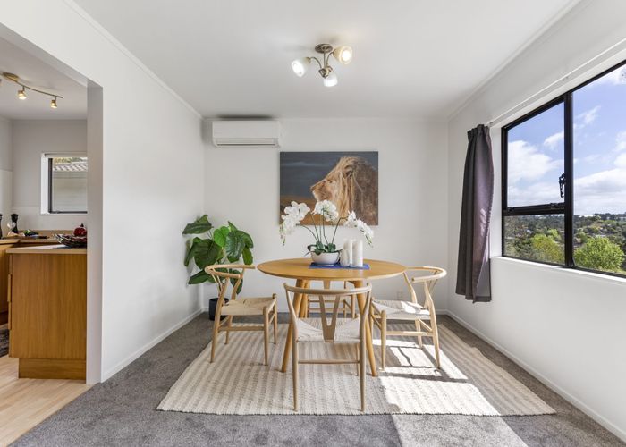  at 2/15 Squirrel Lane, Browns Bay, Auckland