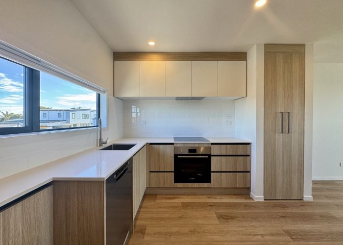  at 5/506 Glenfield Road, Bayview, North Shore City, Auckland