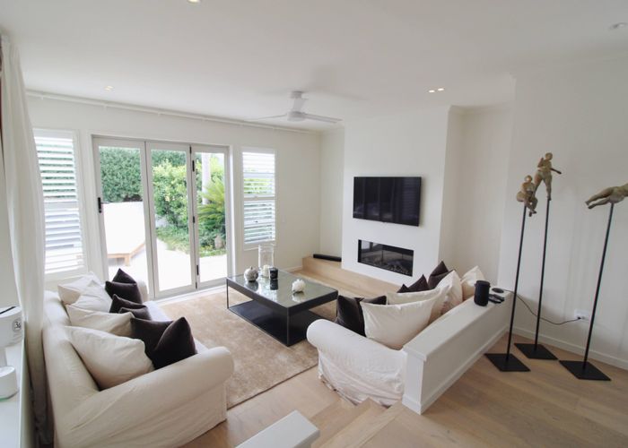  at 2 Holiday Road, Milford, North Shore City, Auckland