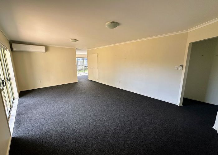  at 22 Newbegin Place, Weymouth, Manukau City, Auckland