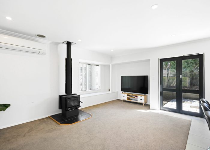 at 9 Jean Place, Pukete, Hamilton