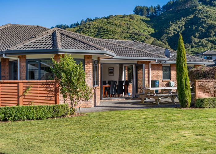  at 76 Kirton Drive, Riverstone Terraces, Upper Hutt
