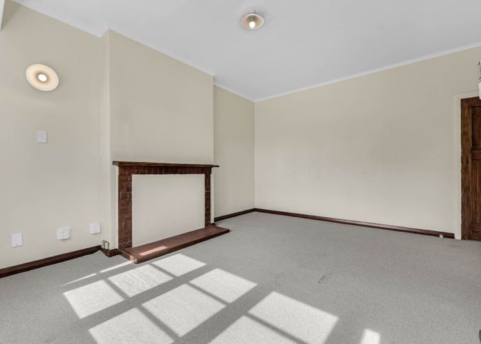  at 4 Fairlands Avenue, Waterview, Auckland City, Auckland