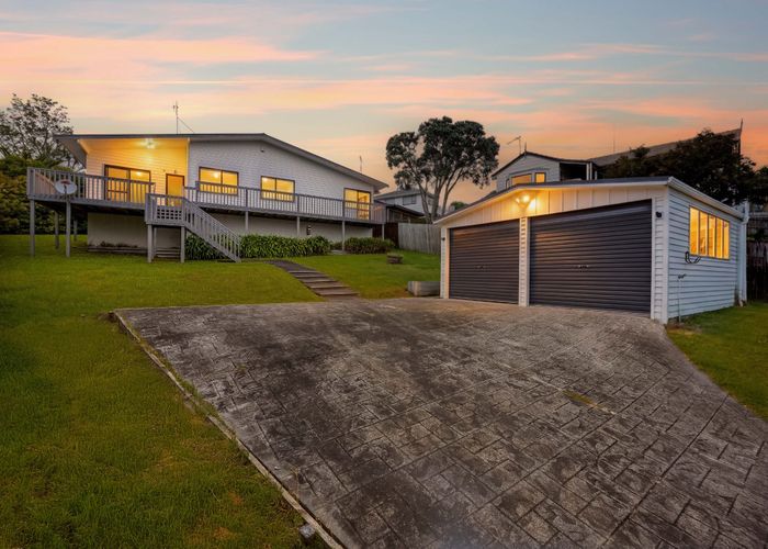  at 12 Clearview Heights, Ranui, Waitakere City, Auckland