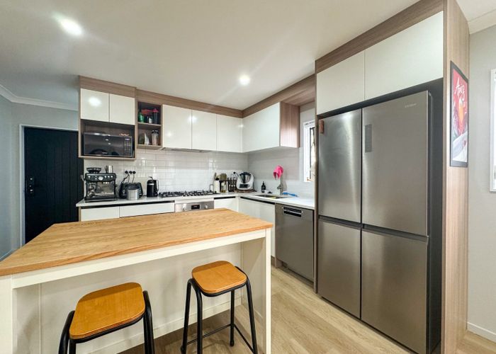  at 9c Sari Place, Massey, Waitakere City, Auckland