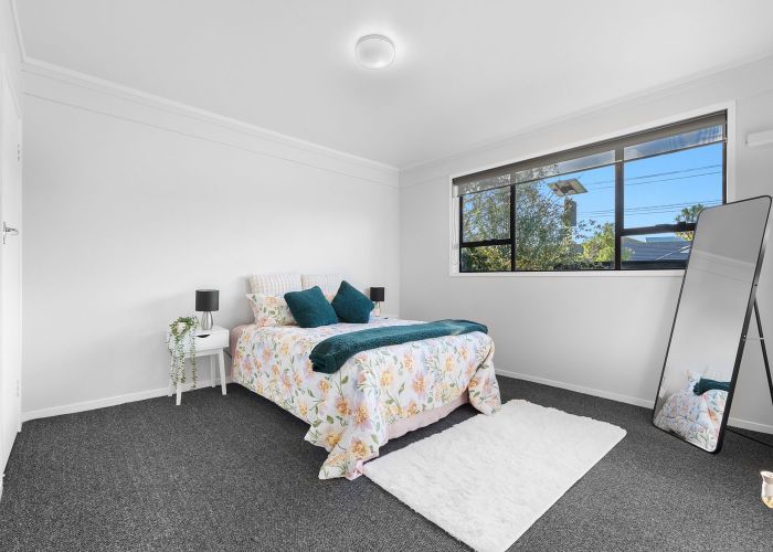  at 2/20 Bolton Street, Blockhouse Bay, Auckland City, Auckland