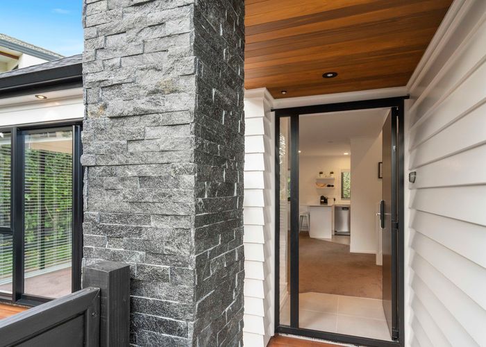  at 2/12 McCahill Views, Botany Downs, Auckland