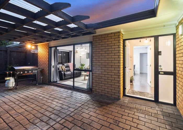  at 2/19 Sailfish Drive, West Harbour, Waitakere City, Auckland