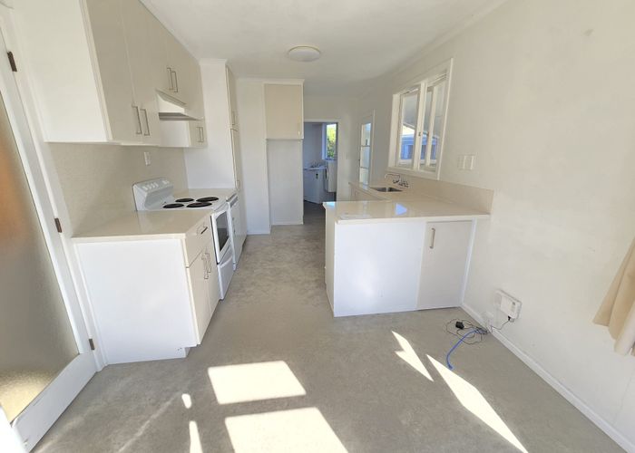  at 6 Divich Ave, Te Atatu Peninsula, Waitakere City, Auckland