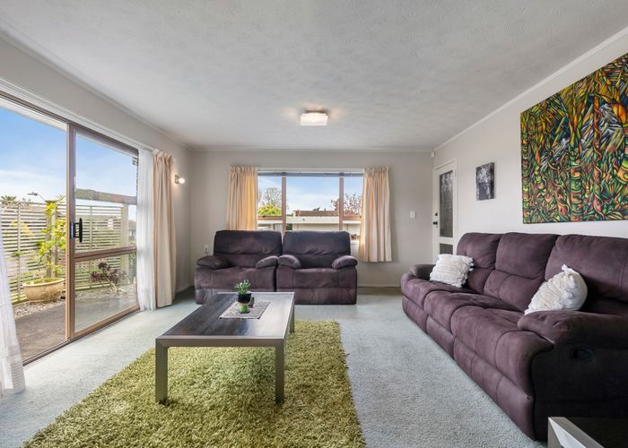  at 1/35 Miltonia Avenue, Te Atatu South, Auckland