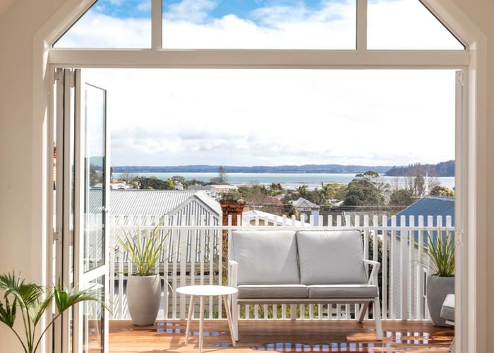  at 2/14 Peel Street, Westmere, Auckland
