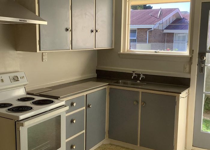  at 2/355 Worcester Street, Linwood, Christchurch City, Canterbury