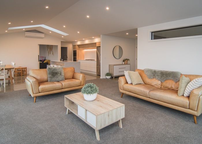  at 271 Spur Road, Hadlow