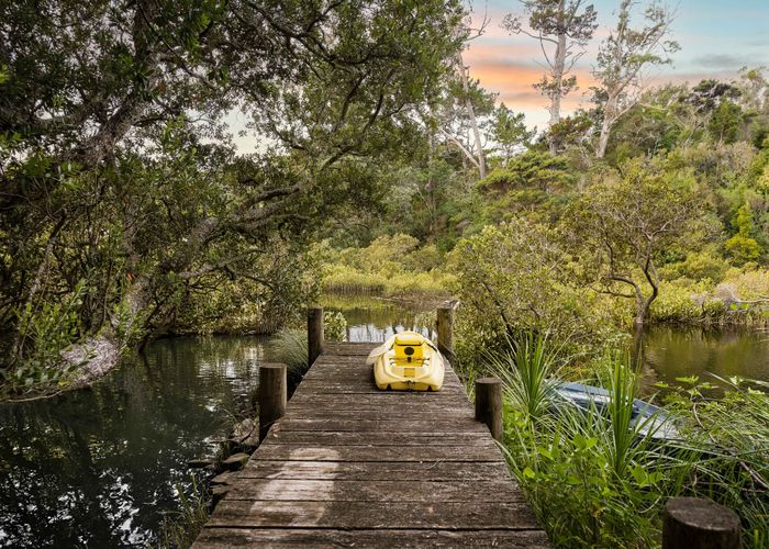  at 89 Aeroview Drive, Beach Haven, North Shore City, Auckland