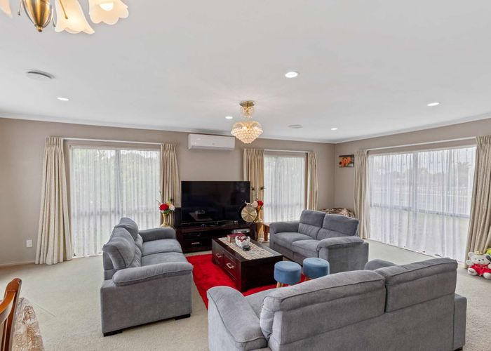  at 1 Carrick Glen Avenue, Flat Bush, Auckland
