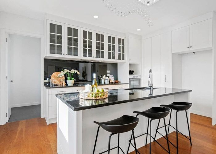  at 33 Lagonda Rise, Oteha, North Shore City, Auckland