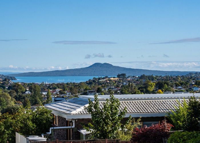  at 41 Bradbury Road, Botany Downs, Auckland