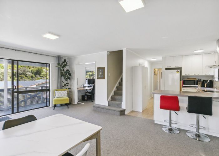  at 9 Hazlewood Avenue, Karori, Wellington