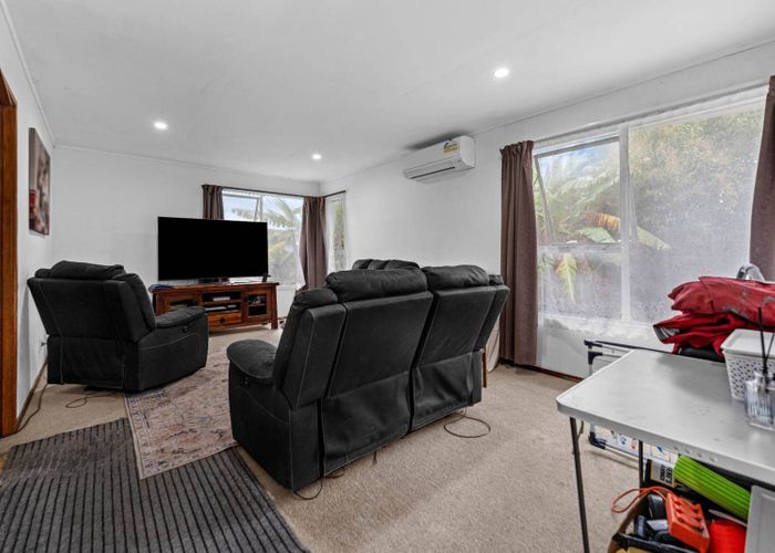  at 84 Ferndown Avenue, Papatoetoe, Auckland