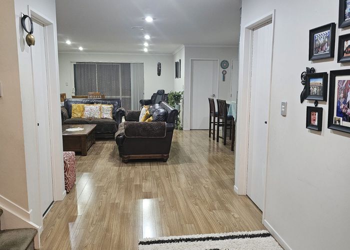  at 8 Sunglade Grove, Flat Bush, Manukau City, Auckland