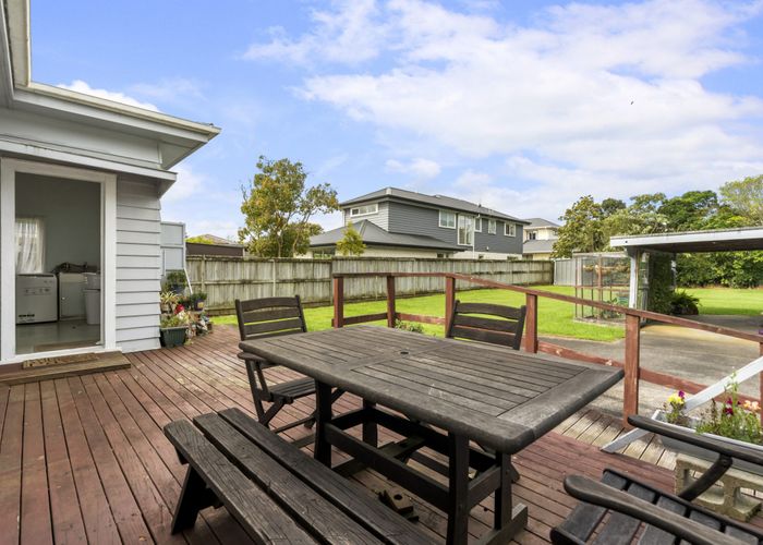  at 93 Lynwood Road, New Lynn, Waitakere City, Auckland