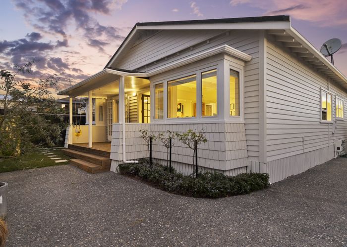  at 18B Raymond Street, Point Chevalier, Auckland