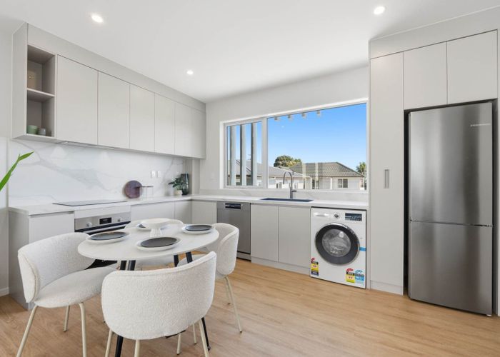  at 4/186 Forrest Hill Road, Forrest Hill, North Shore City, Auckland