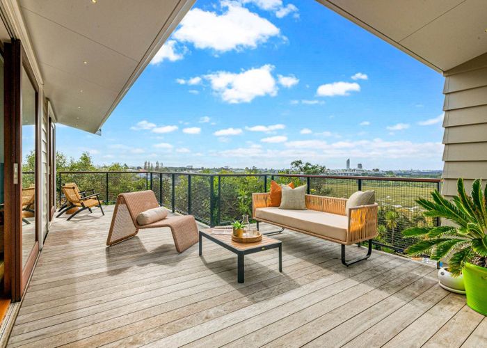  at 50 Exmouth Road, Northcote, Auckland