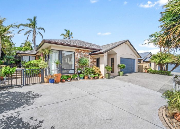  at 9 Canonbie Place, East Tamaki Heights, Auckland