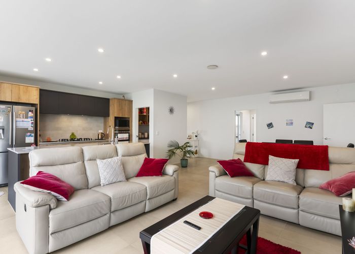  at 61 Nganui Avenue, Conifer Grove, Papakura, Auckland