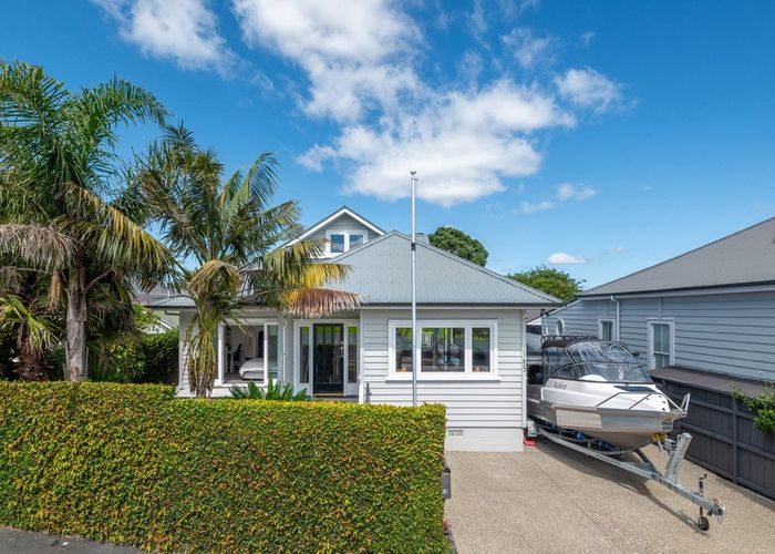  at 165 Vauxhall Road, Devonport, North Shore City, Auckland