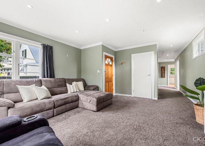  at 6 Glen Road, Stokes Valley, Lower Hutt, Wellington