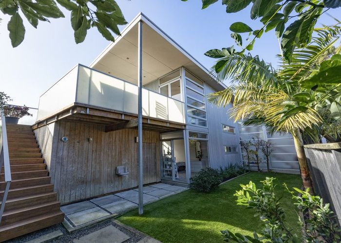  at 10 Barrister Avenue, Mount Roskill, Auckland