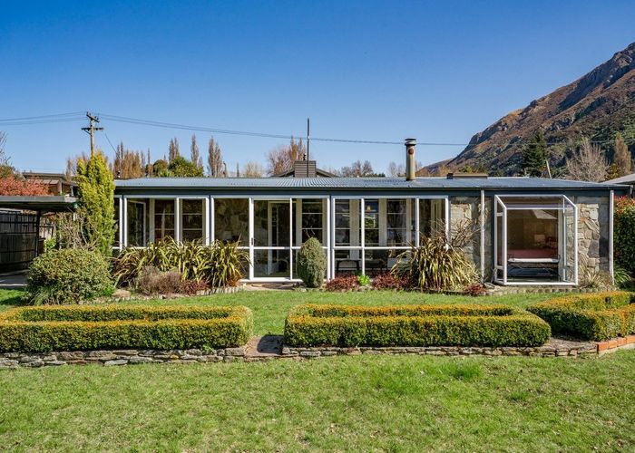  at 180 Kent Street, Kingston