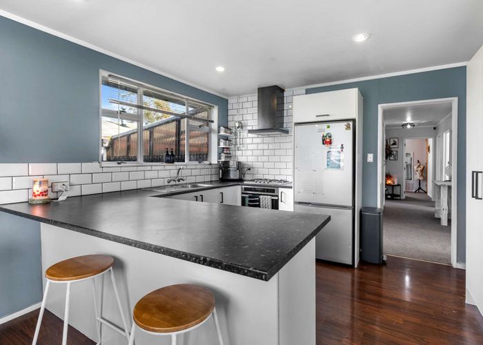 at 6 Hobbs Place, Westbrook, Palmerston North
