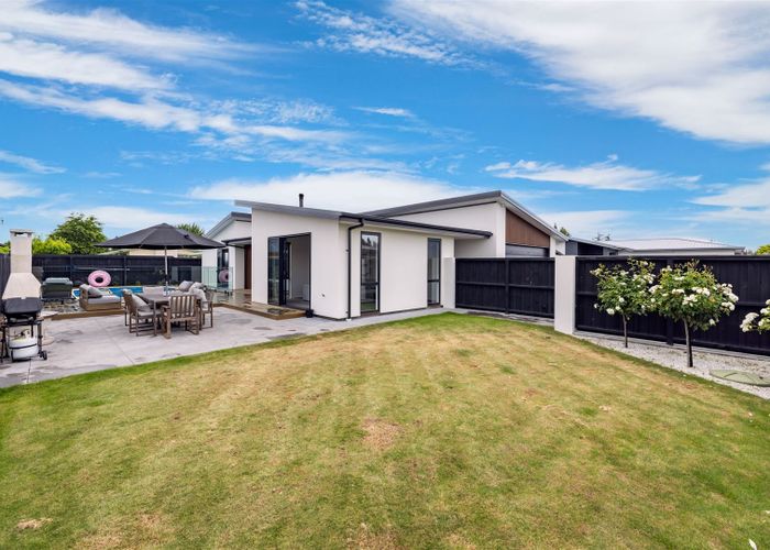  at 7 Picadilly Avenue, Casebrook, Christchurch