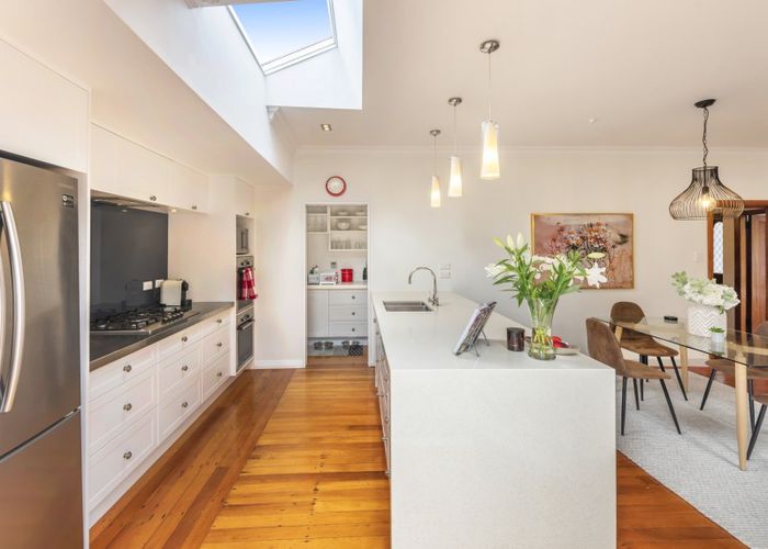  at 96 Ranui Crescent, Khandallah, Wellington